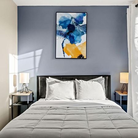 Divine Cargo Apartment Сан Антонио Екстериор снимка