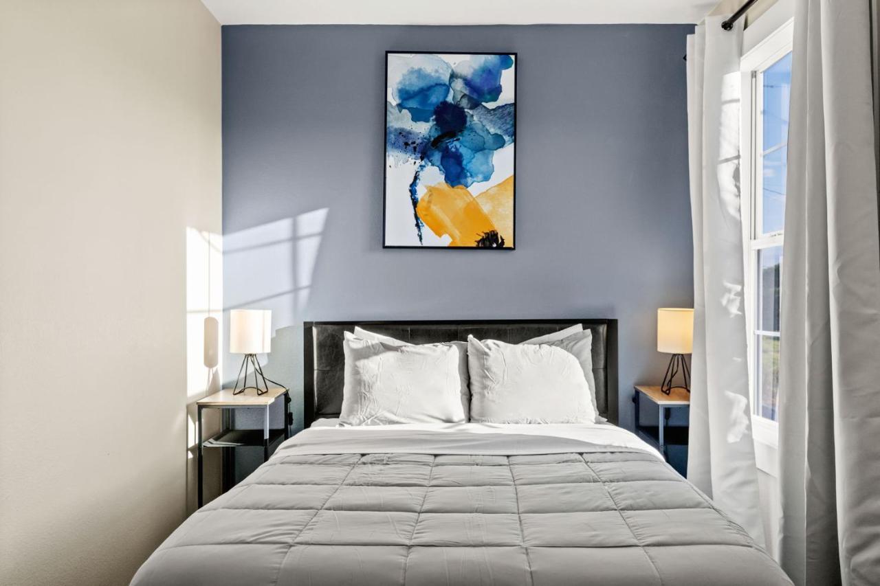 Divine Cargo Apartment Сан Антонио Екстериор снимка