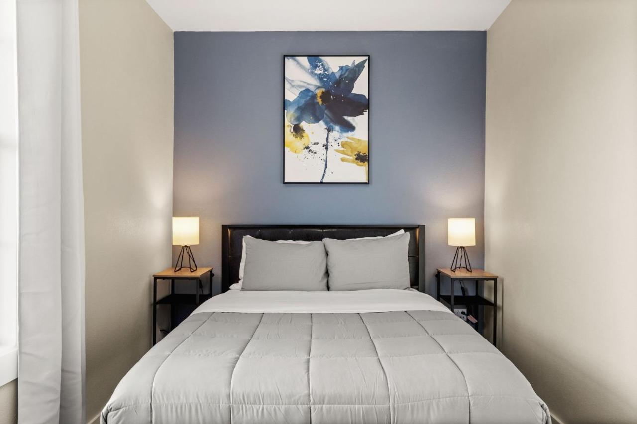 Divine Cargo Apartment Сан Антонио Екстериор снимка